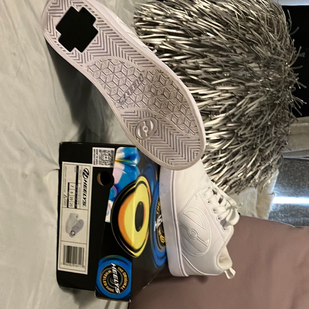 Heelys white size 7 youth